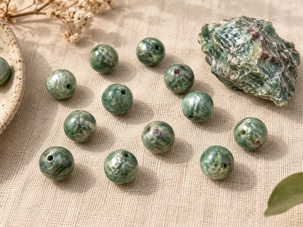 Fuchsite Meaning, Bead Types & How to Choose Them Wisely