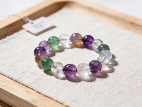 Moss Agate Meaning, Properties & How to Wear This Stone